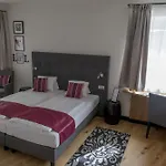 Locker & Legere - Self Check-in Am Wochenende Hotel