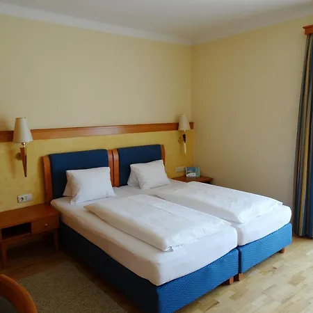 Locker & Legere Otel 4*