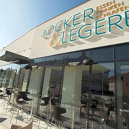 Locker & Legere - Self Check-in Am Wochenende