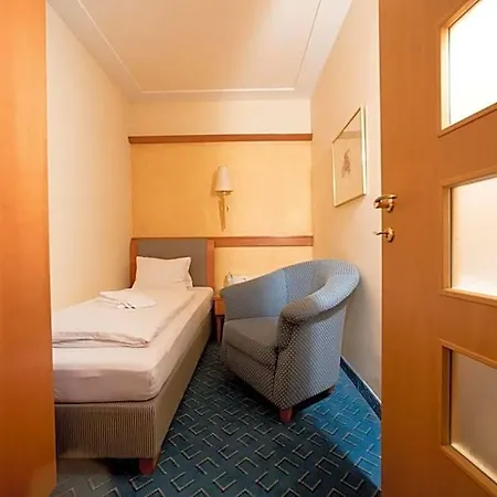 Locker & Legere - Self Check-in Am Wochenende Hotel