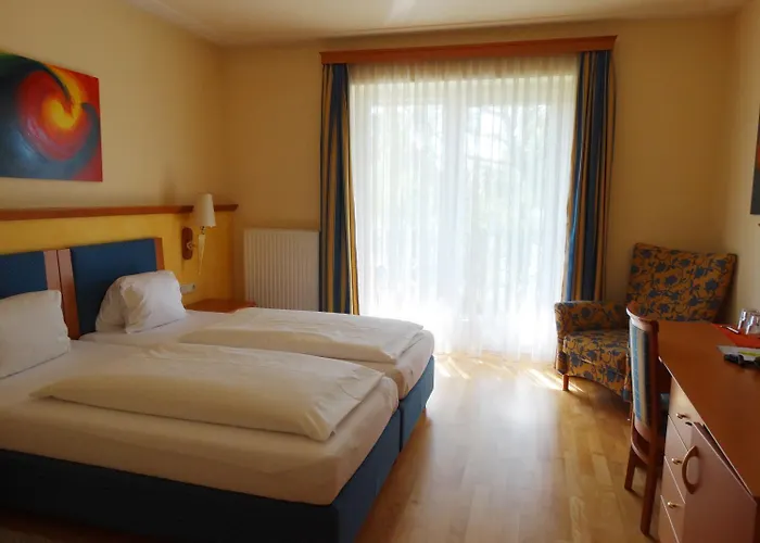 Hotel Locker & Legere