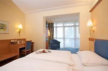 Locker & Legere Hotel 4*